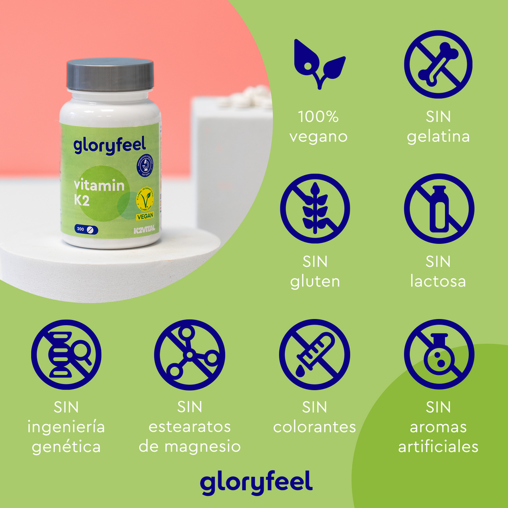 Una botella de Vitamina K2 en tabletas de gloryfeel GmbH se muestra sobre un fondo vibrante con íconos que muestran que es vegano y libre de gelatina, gluten, lactosa, OGM, estearato de magnesio, colorantes y sabores artificiales.