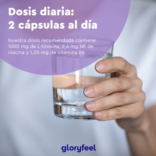 Una persona sostiene un vaso de agua; arriba, texto: La dosis diaria es de 2 cápsulas veganas con L-tirosina, vitamina B12 y niacina. Abajo aparece el logo de Gloryfeel GmbH.
