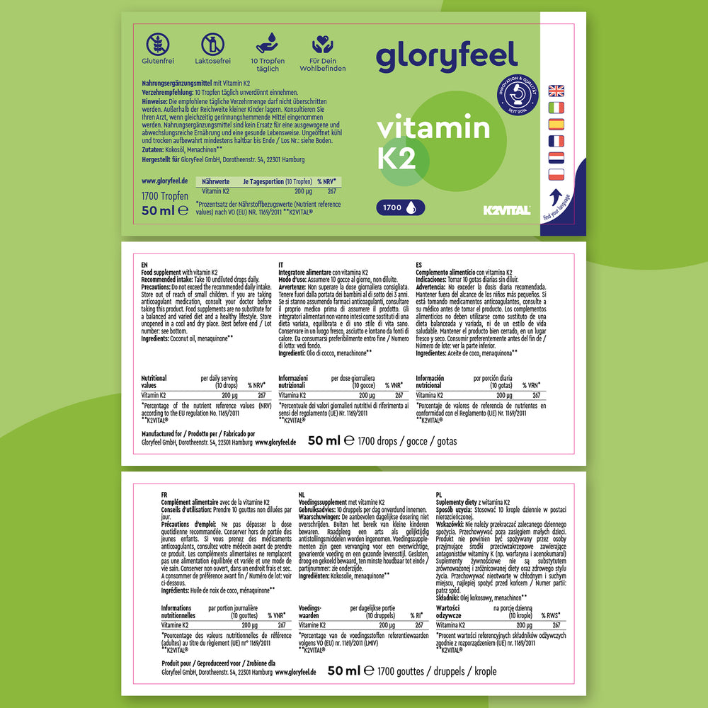 El empaque verde y blanco de Vitamina K2 Gotas de GloryFeel GmbH España presenta íconos de certificación y texto multilingüe sobre información nutricional, destacando su importancia en la formación de huesos y coagulación sanguínea.
