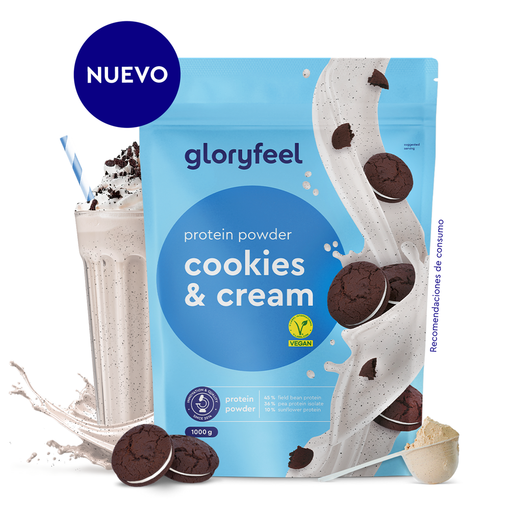 El envase azul de Proteina Cookies &amp; Cream de gloryfeel GmbH España incluye un batido, galletas de chocolate y una bola de helado. La etiqueta indica que es vegana con la palabra &quot;Nuevo&quot; en un círculo azul.