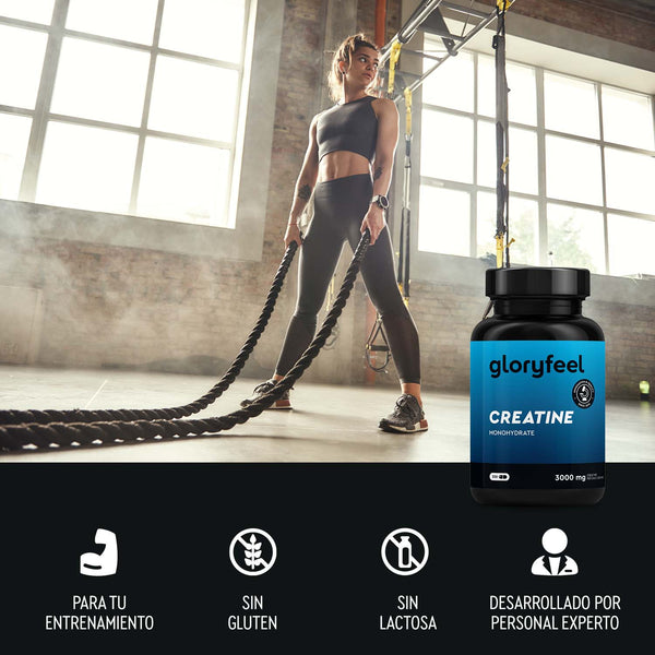 Una mujer se ejercita con cuerdas de combate en un gimnasio; aparece una botella de gloryfeel GmbH Creatina - del monohidrato de creatina, con iconos de entrenamiento, sin gluten, sin lactosa y beneficios desarrollados por expertos para potenciar el rendimiento físico.