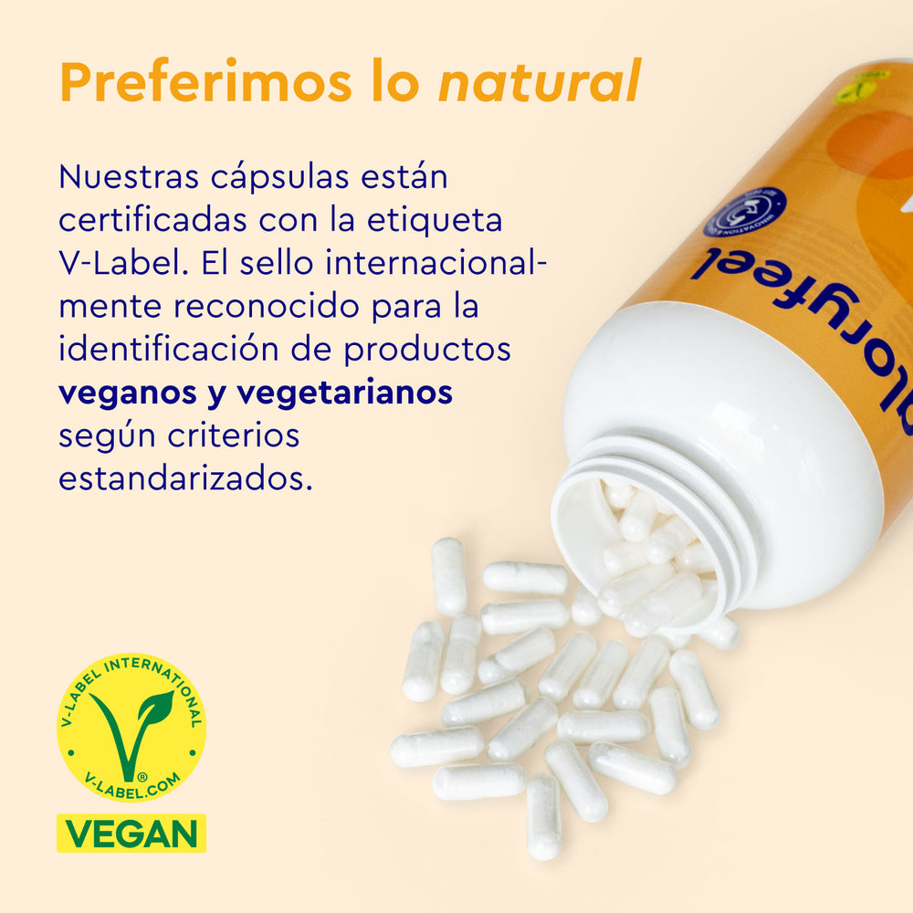 Las cápsulas de azufre orgánico de MSM se derraman de una botella con la etiqueta &quot;GloryFeel GmbH España&quot;, que destaca sus beneficios para el colágeno. Certificada con la etiqueta V para veganos y vegetarianos, el conocido logotipo vegano se muestra de forma destacada.