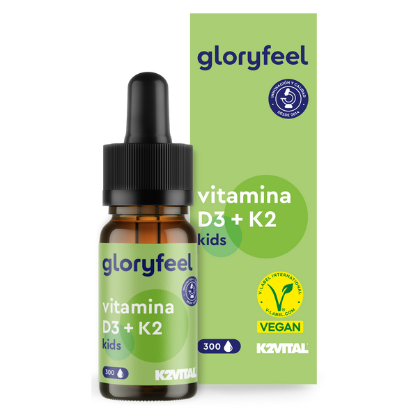 El frasco gotero y el empaque de &quot;Vitamina D3 + K2 para Niños en Gotas&quot; de Gloryfeel GmbH tienen etiquetas veganas y ecológicas, proporcionando gotas esenciales para los niños.