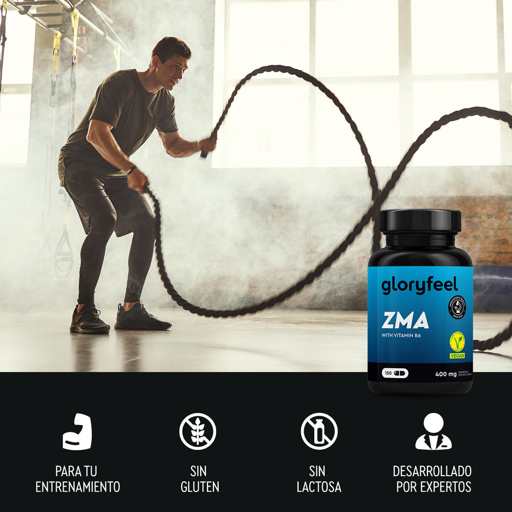 Una persona se ejercita con cuerdas de combate en un gimnasio. Se ve un frasco de suplemento con la etiqueta &quot;ZMA - Zinc y Magnesio más vitamina B6&quot; de gloryfeel GmbH España, con iconos que indican que no contiene gluten, ni lactosa, y que está desarrollado por expertos.